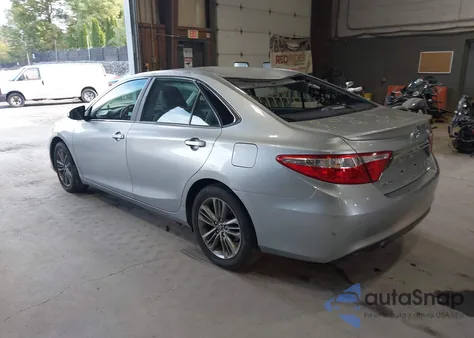 2015 Toyota Camry Se z USA, uszkodzony, nr VIN 4T1BF1FK0FU488305